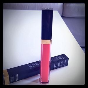 Chanel Rouge Coco Gloss 738 Amuse Bouche.